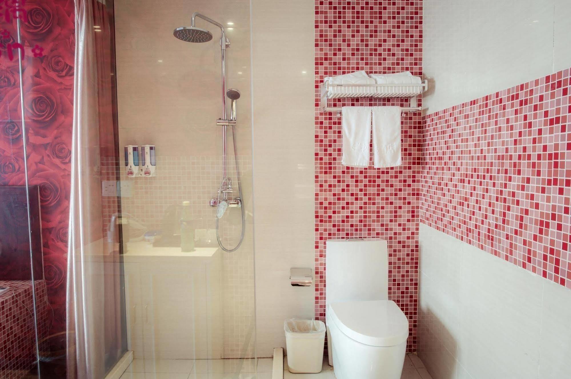 Milan Fashion Hotel Deqing Bagian luar foto