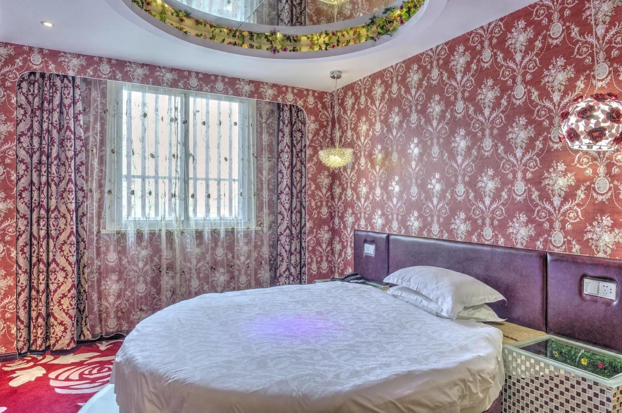 Milan Fashion Hotel Deqing Bagian luar foto