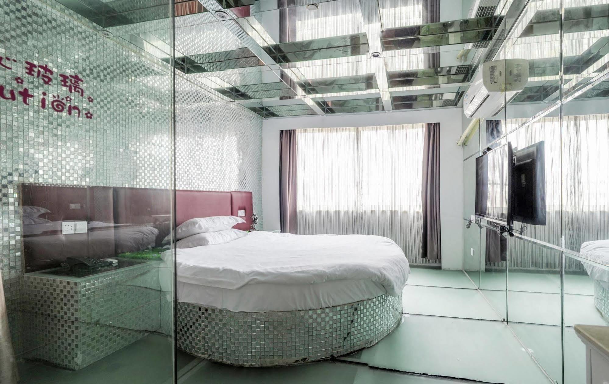 Milan Fashion Hotel Deqing Bagian luar foto