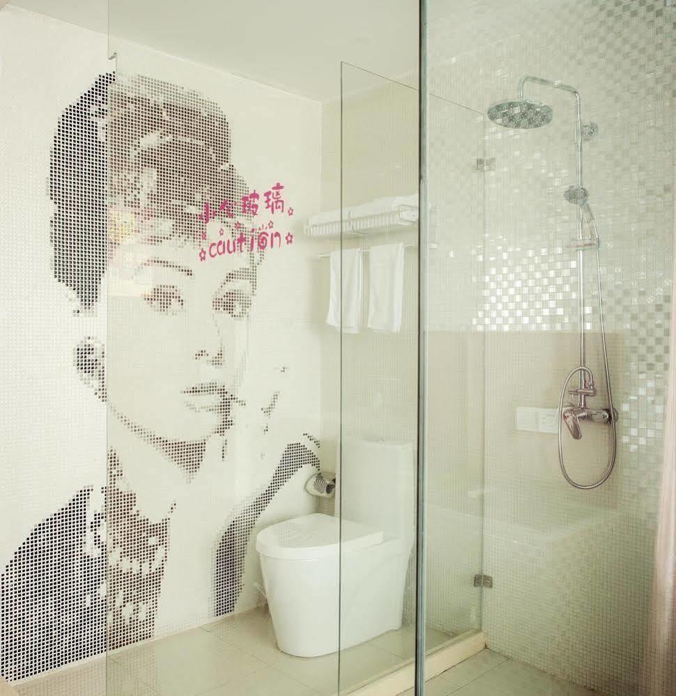 Milan Fashion Hotel Deqing Bagian luar foto