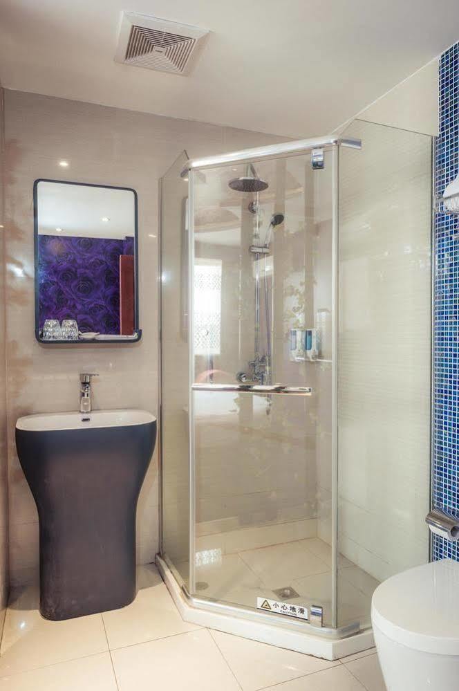 Milan Fashion Hotel Deqing Bagian luar foto